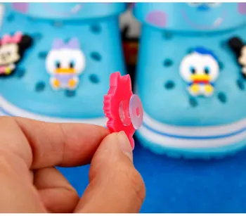 10vnt PVC Karšto Amino Žaidimo Veikėjas 3D Batų Croc Pakabukai Reikmenys, Papuošalai Paketą Sanrio Hello Kitty Vaikams Urmu Rinkinys