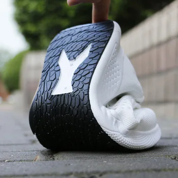 2021 nauji sportiniai bateliai vyriški kvėpuojantis atsitiktinis mesh bateliai komfortą padidinti nėriniai-up neslidus mažai viršuje bėgimo bateliai