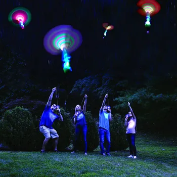 Bambuko Dragonfly su šviesos Šaudymo Raketa Skraidymas parašiutu Dangaus UFO Lauko naktį žaidimas žaislas, vaikas, vaikai LED timpa